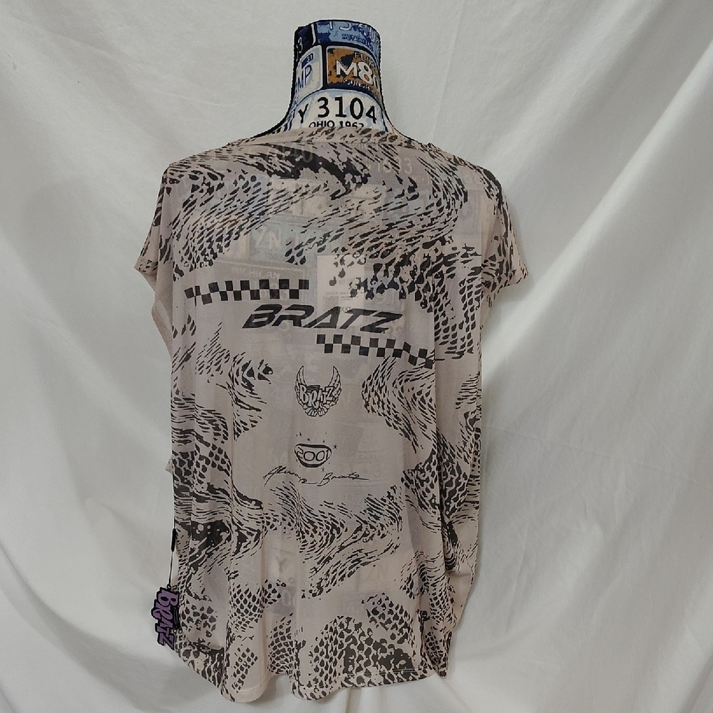 Bratz Graphic Tee - Black and Cream - Picture 4 of 4